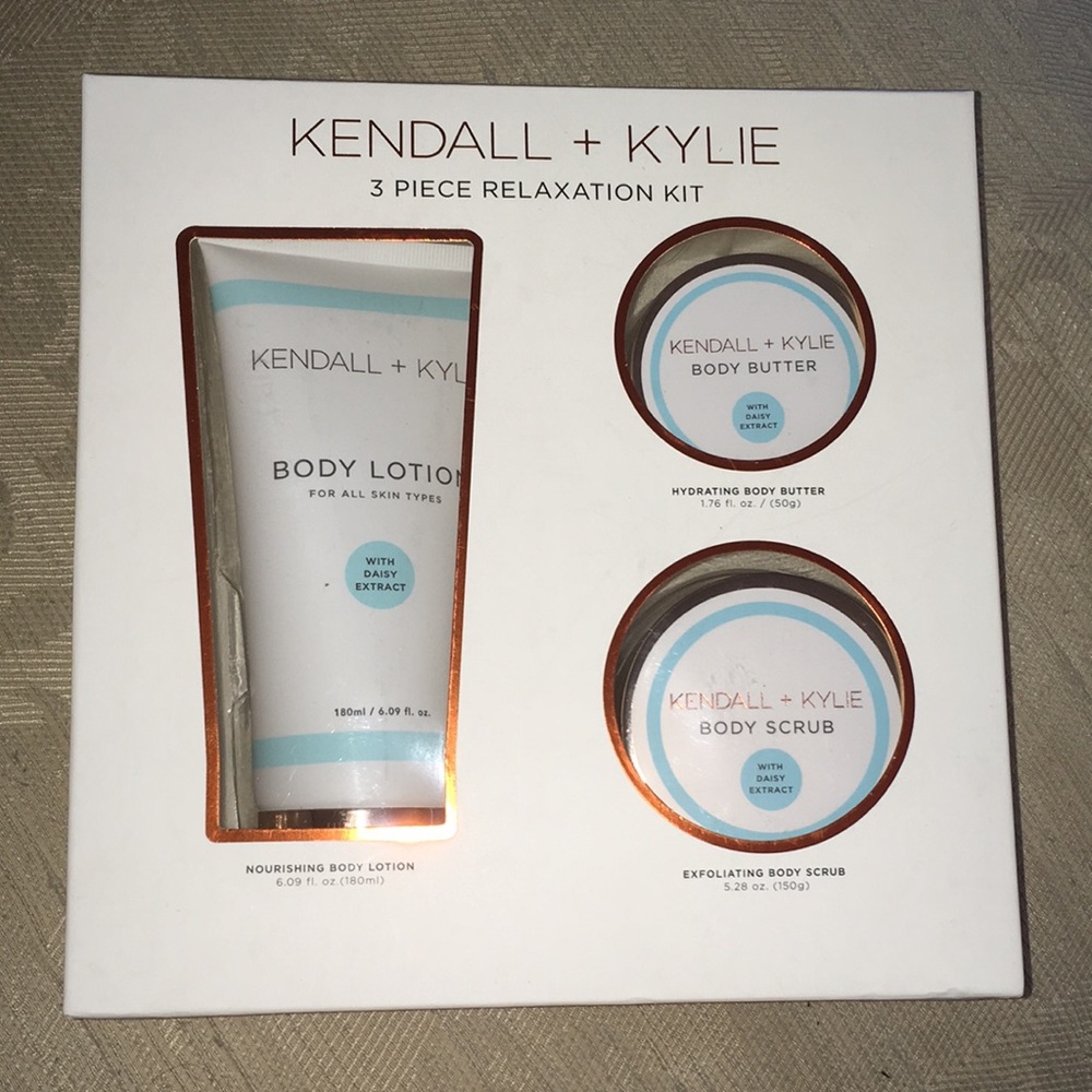 🆕 KENDALL + KYLIE | 3 PIECE RELAXATION KIT